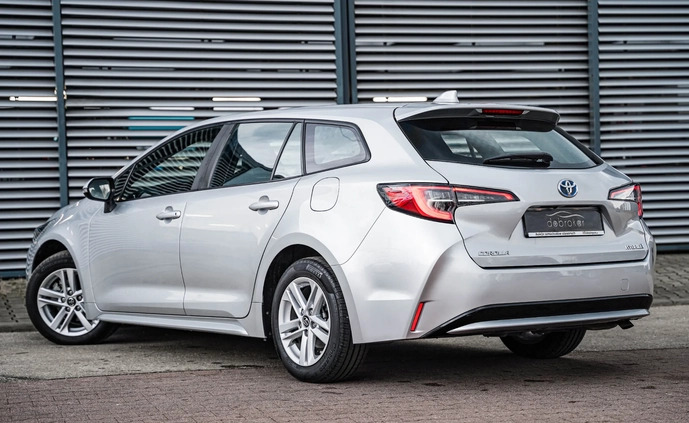 Toyota Corolla cena 77900 przebieg: 118491, rok produkcji 2019 z Piła małe 562